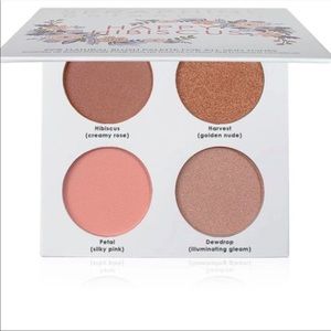 NWOT Seraphine Botanicals Happy Hibiscus Luminizer & Blush Palette